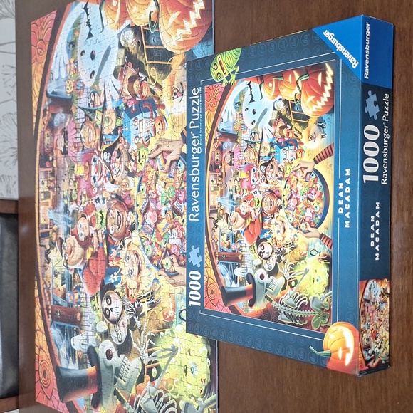 Ravensburger Halloween Dean MacAdam "Trick or Treat!" 1000 Piece Puzzle - Picture 6 of 7
